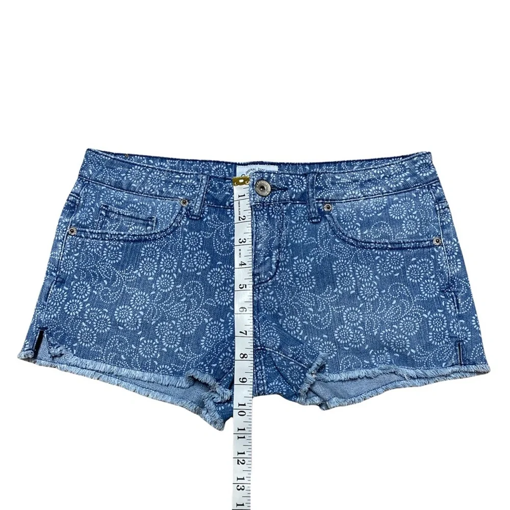 Aeropostale Low Rise Jean Shorts Womens 5/6 Bleach Denim Floral Printed Raw Hem